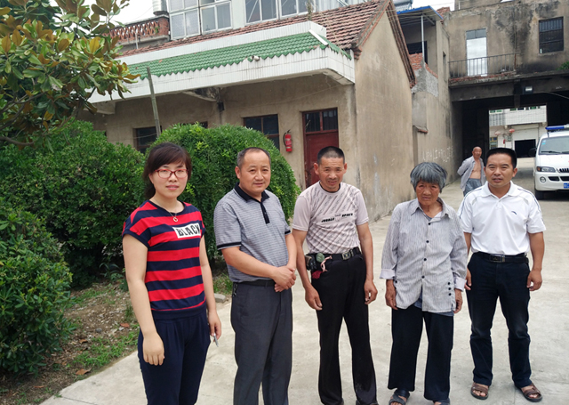 固镇县中医院赴新马桥镇敬老院开展扶贫工作